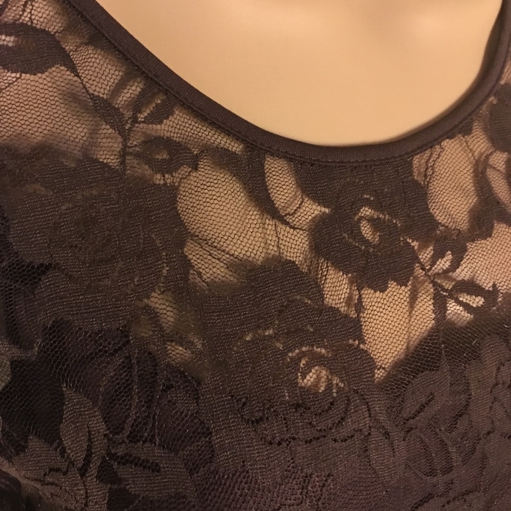 Rose Lace, Brown Top with Cami underneath - Picture 3 of 5